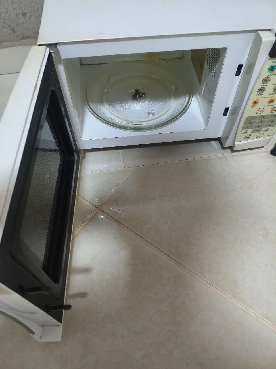 Microondas 127V Eletrolux 18Lt - Foto 2
