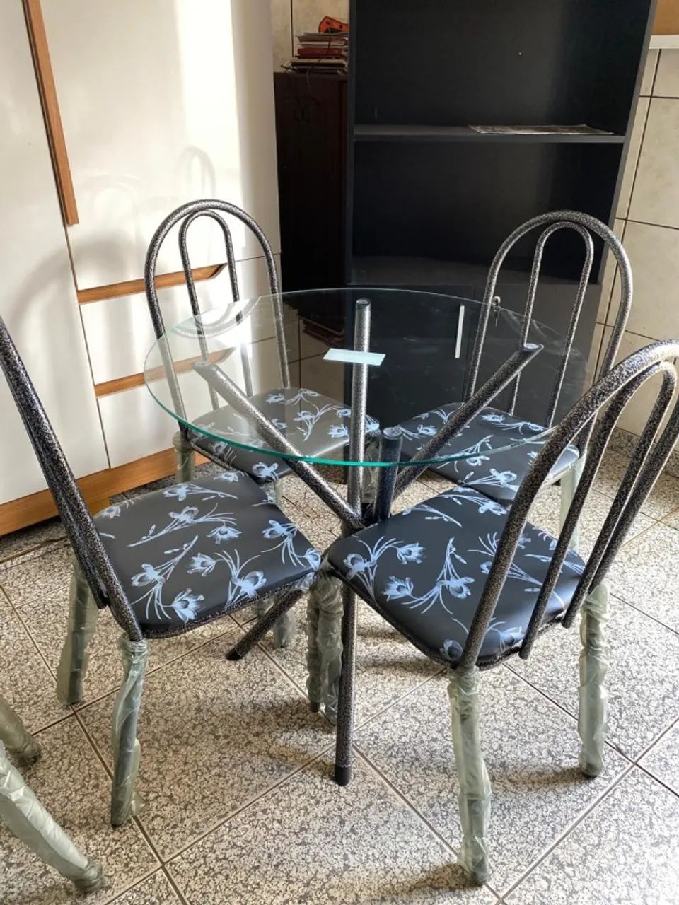 Jogo de Mesa de Cozinha com 4 Cadeiras Nova, Entrego  - Foto 2