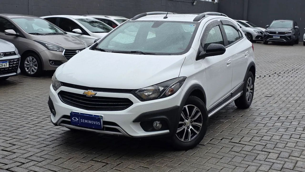 Chevrolet Onix Activ 1.4 8V Flex Mec. 4P 2018 - Foto 2