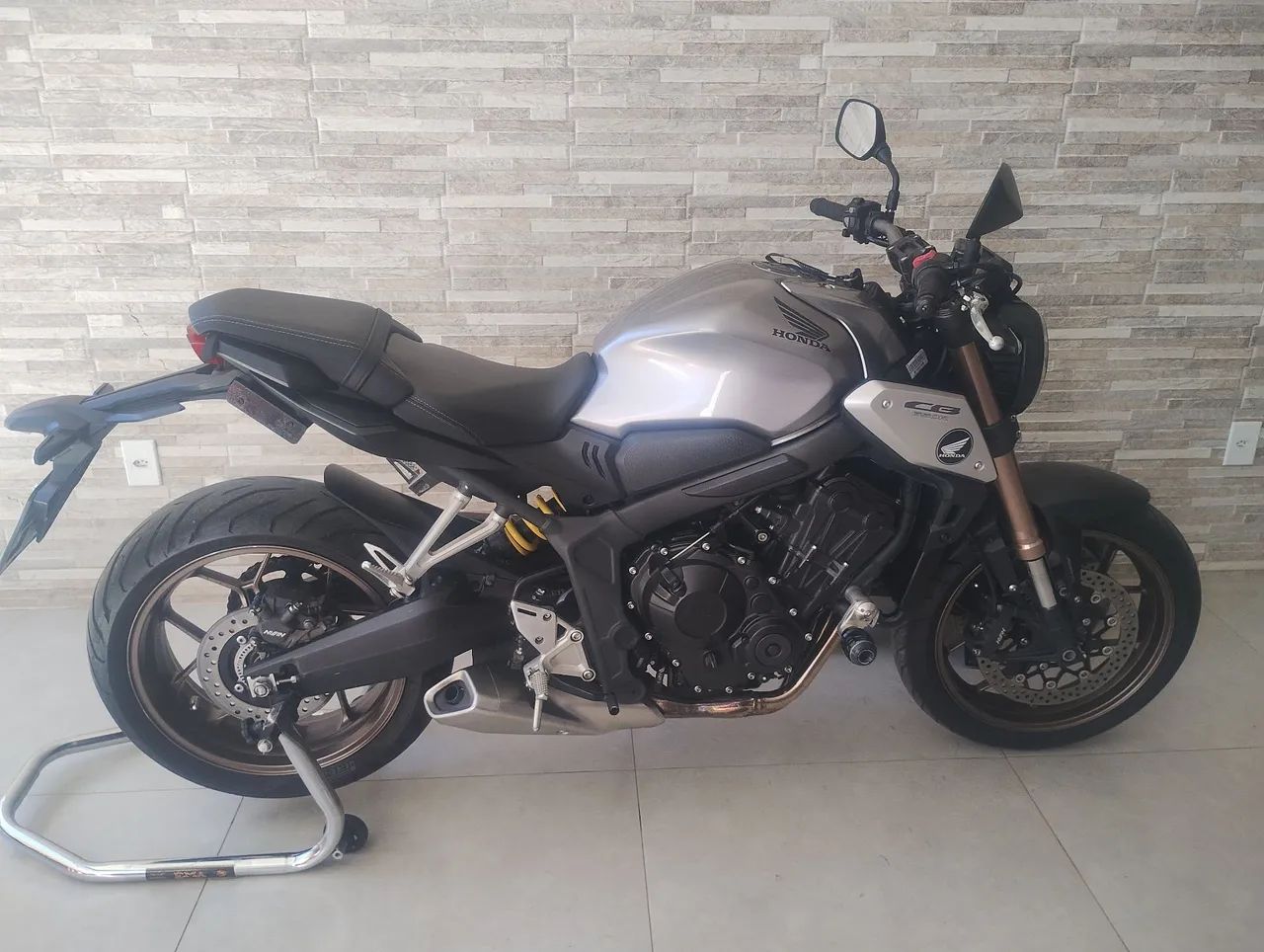 Honda cb 650 R 