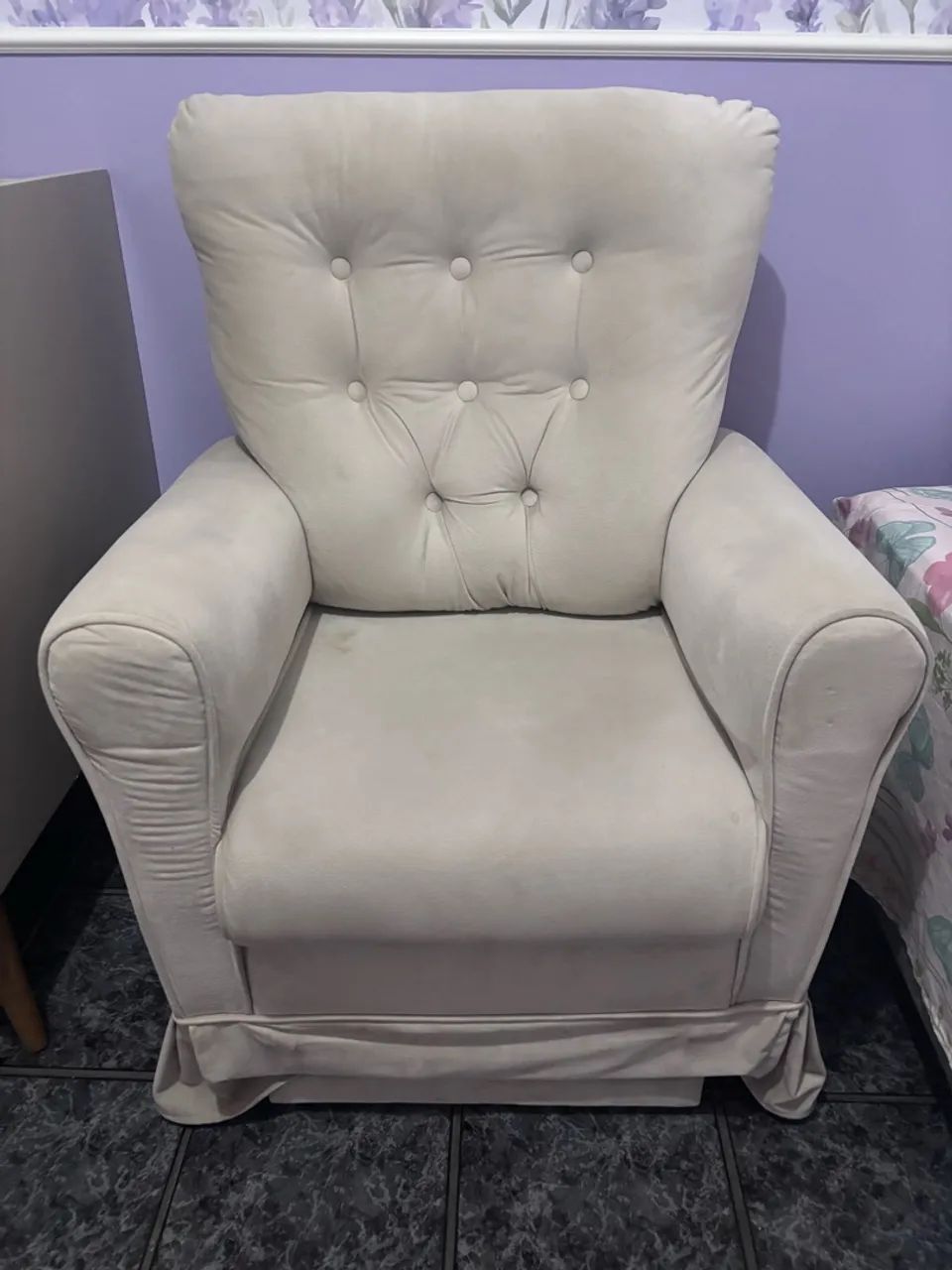 Vendo poltrona de amamentação com puff - Foto 3