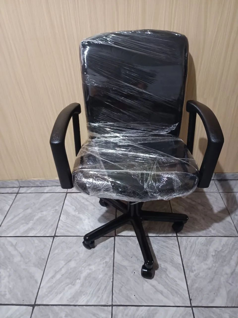 Vendo cadeira de escritório 
