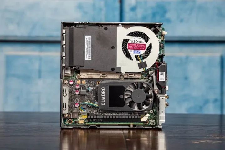 Mini PC Lenovo ThinkStation P330 Core i7 Nvidia Quadro P620 2GB