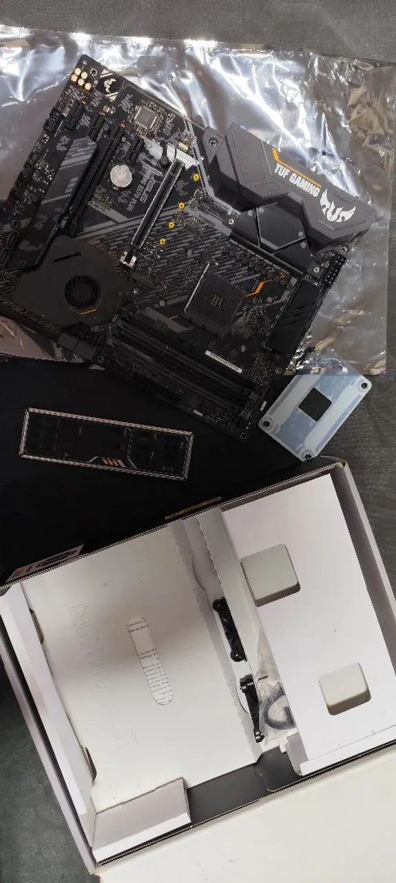 Asus Tuf GAMING x570 (AM4) - Foto 3