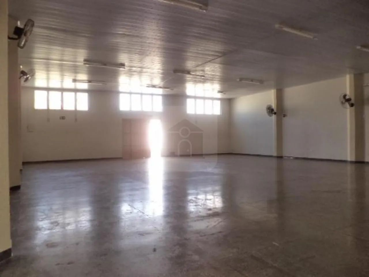 Comodo Para Venda No Bairro Santa Mônica - Foto 3