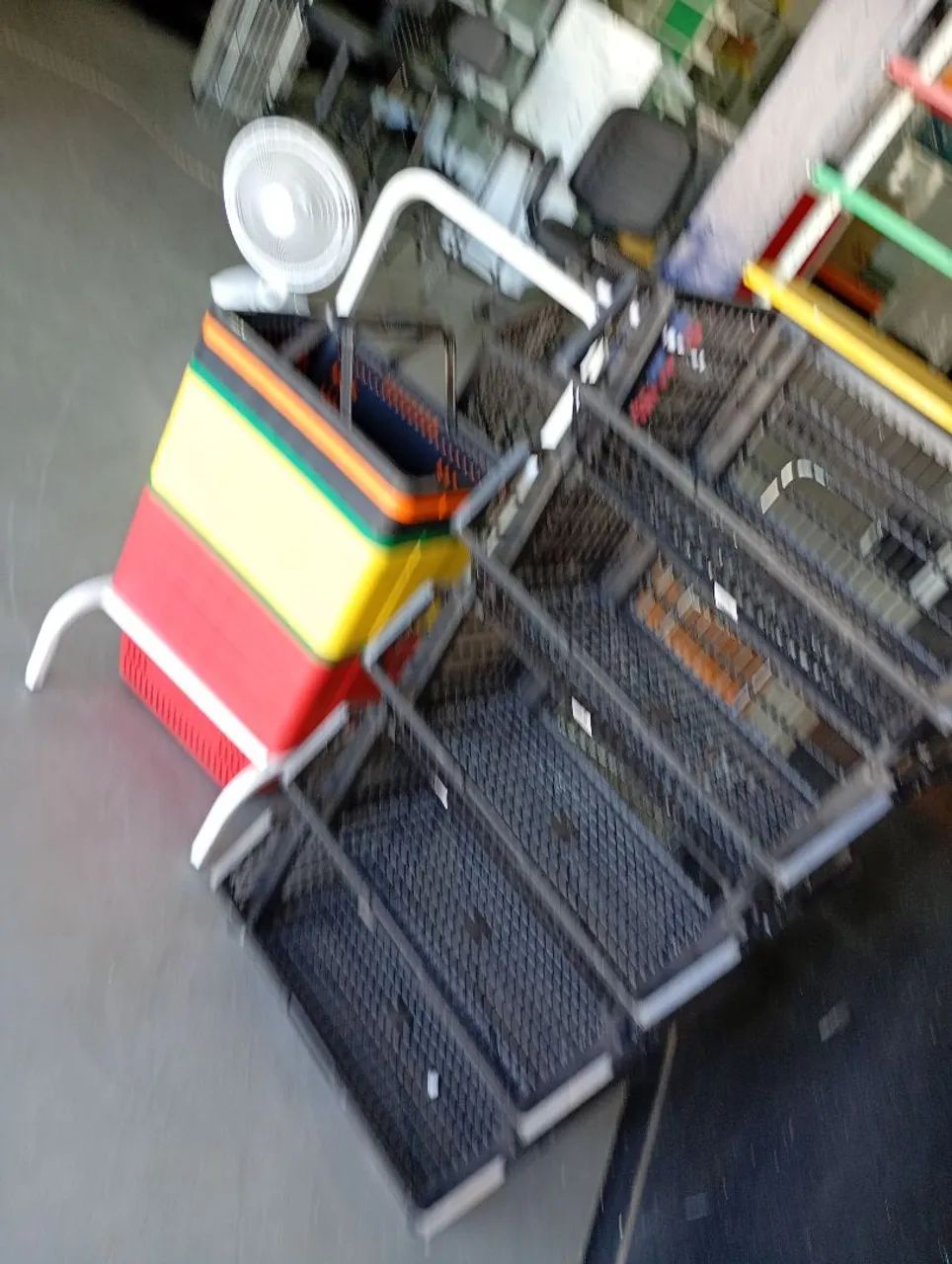 CESTA DE COMPRAS E CESTO PLASTICO * - Foto 2