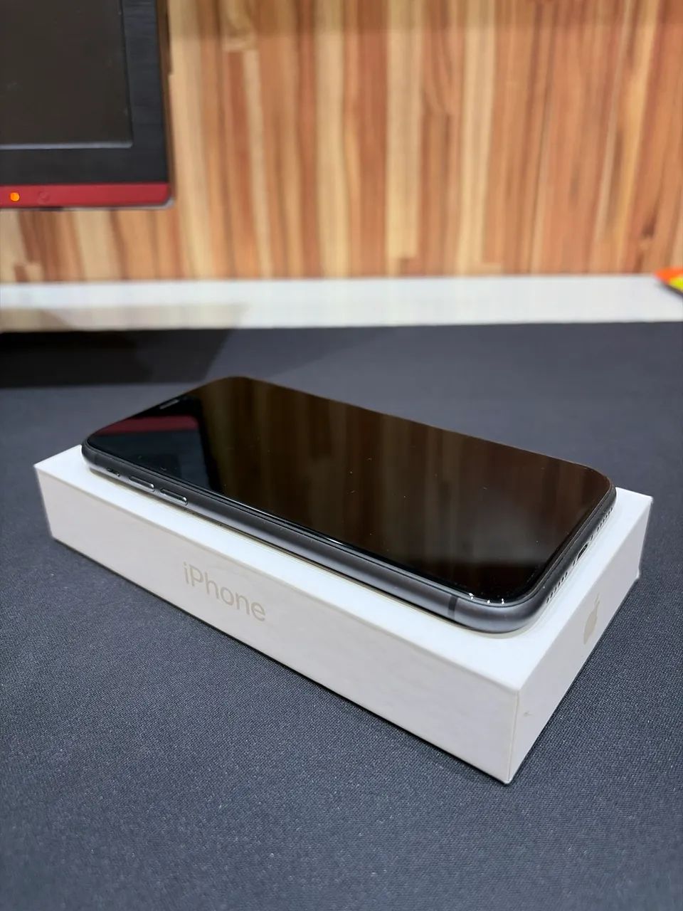     iPhone 11 Preto 128GB - Excelente Estado | Caixa Original