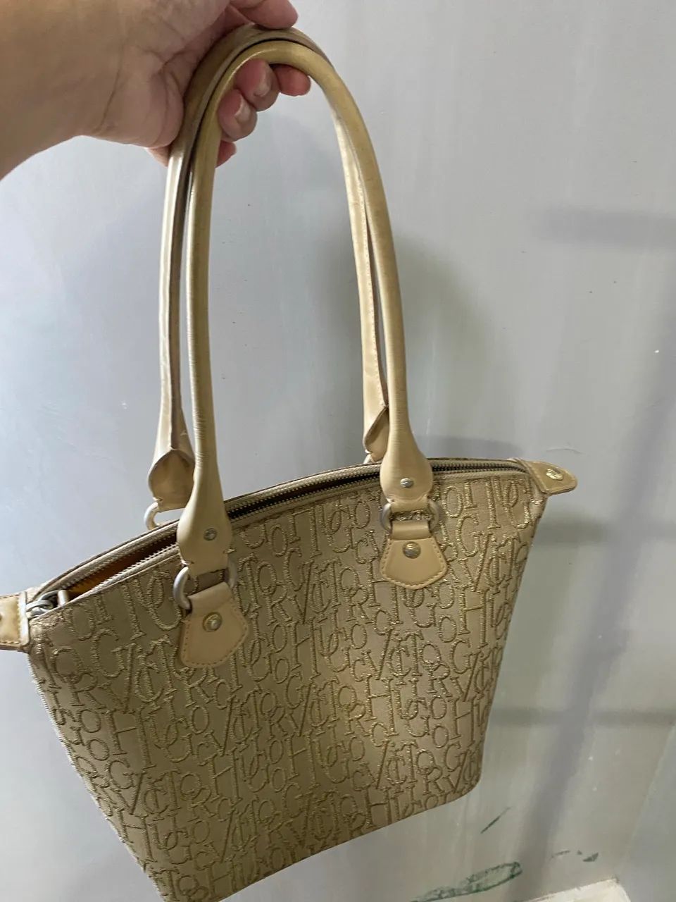 Vendo Bolsa Dourada da Victor Hugo ORIGINAL  - Foto 3
