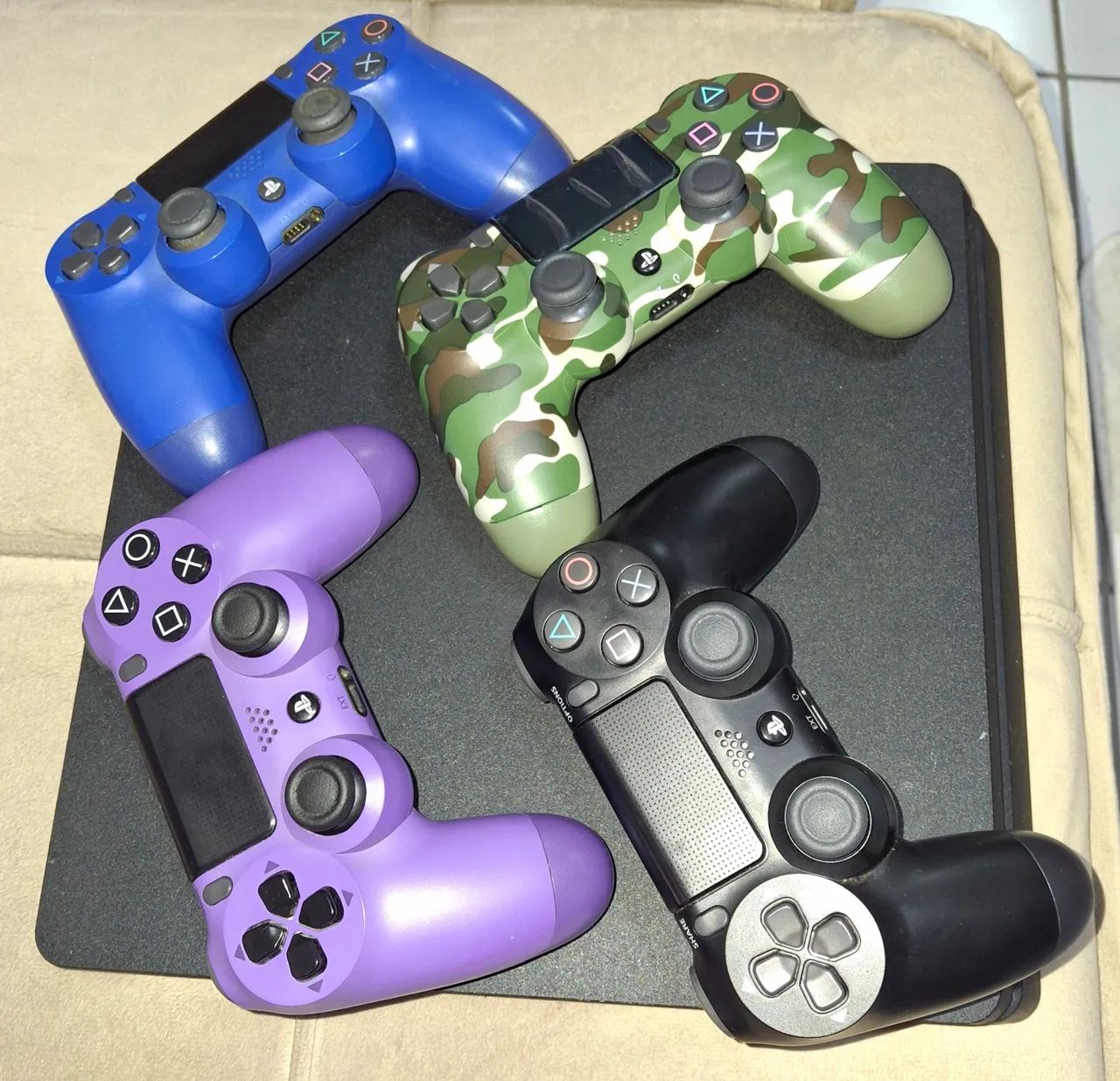 PS4 SLIM COM 4 CONTROLES - Foto 2