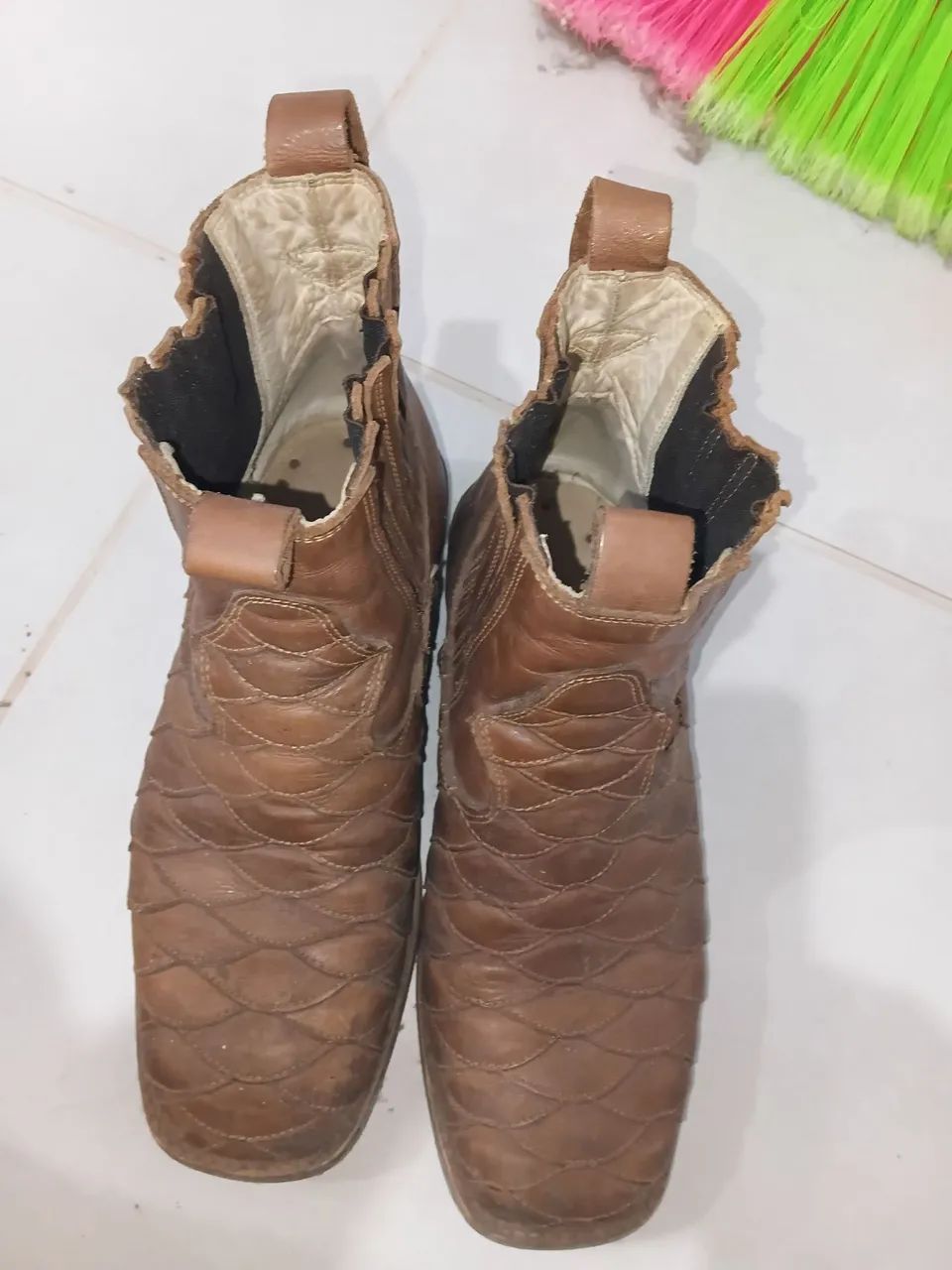 Vendo bota escamada "42" - Foto 3