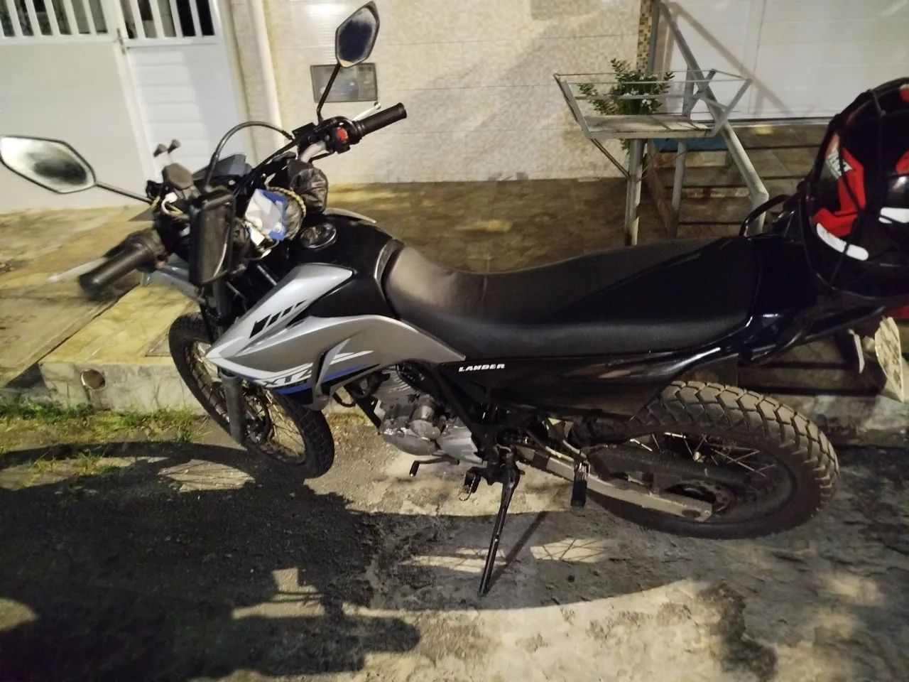 XTZ Lander 250   17,000 - Foto 4