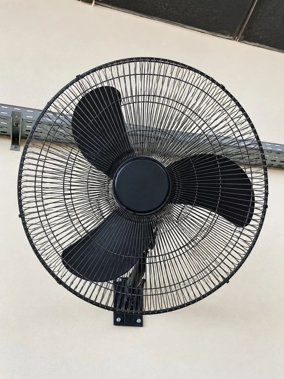 Lote com 3 Ventiladores de Parede 60cm - Usados e Funcionando