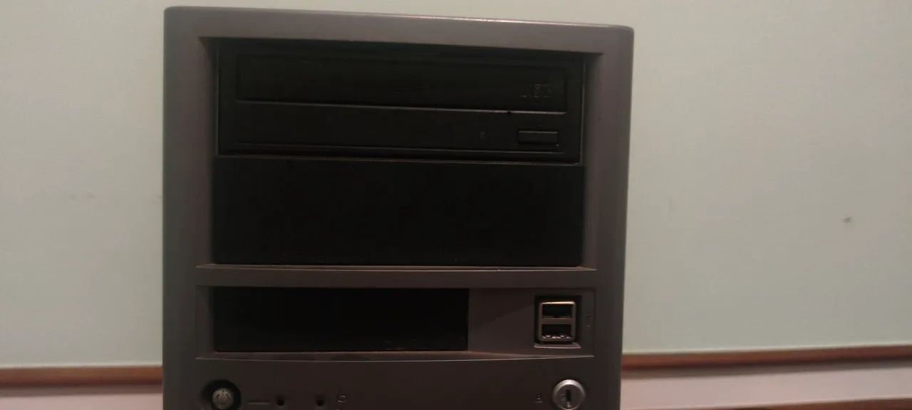 Servidor Dell PowerEdge 840 Torre Intel Xeon - Funcionando<br> - Foto 4