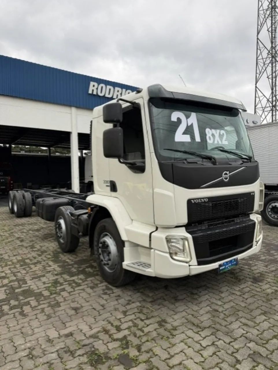 VOLVO VM 330 8x2 2P (E5) - Foto 2
