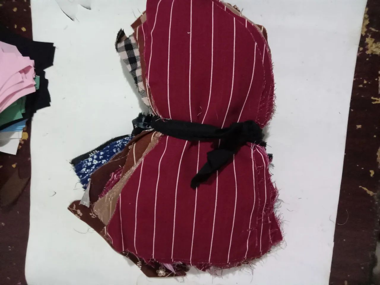 RETALHOS DE TECIDOS VARIADOS 2 KG - Foto 4