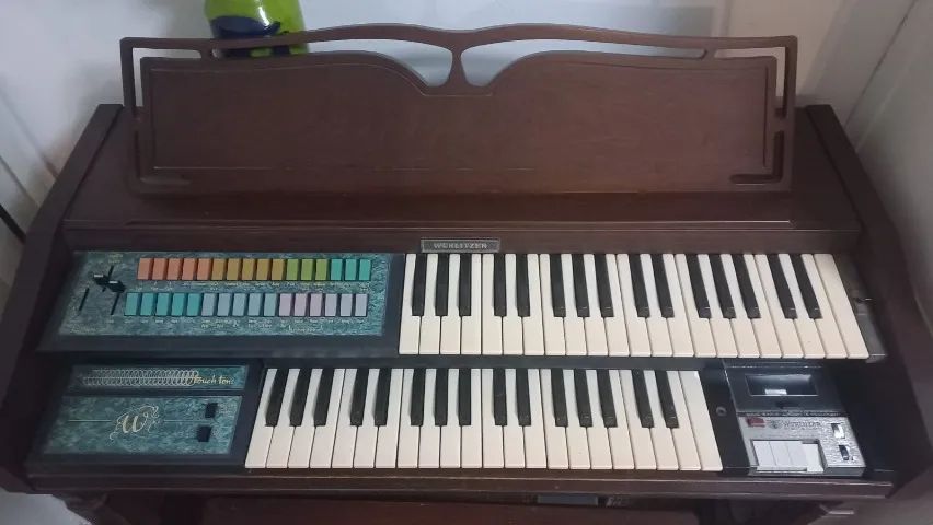 Órgão  wurlitzer com pedal e cadeira