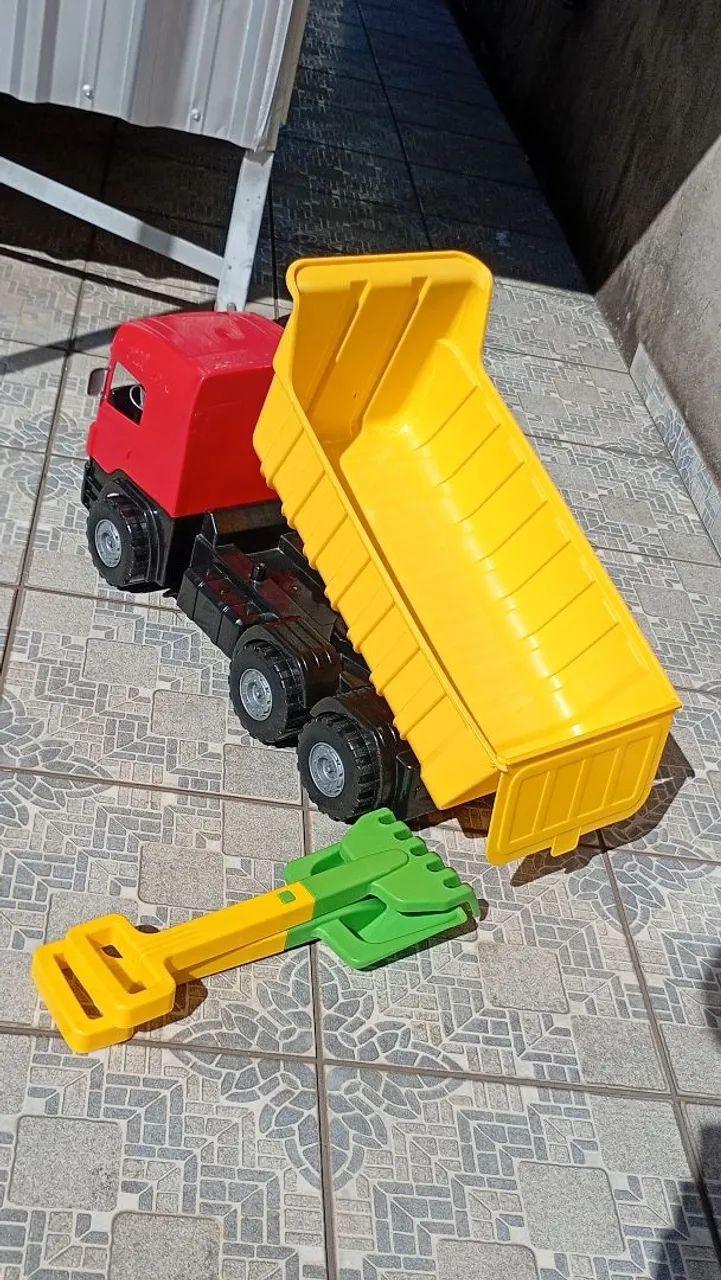 Caminhão caçamba de brinquedo - Foto 3