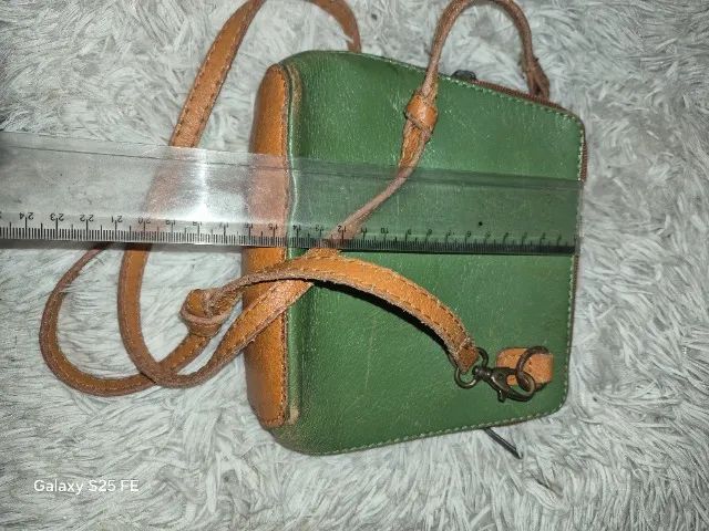 bolsa verde com detalhes amarelos - Foto 2