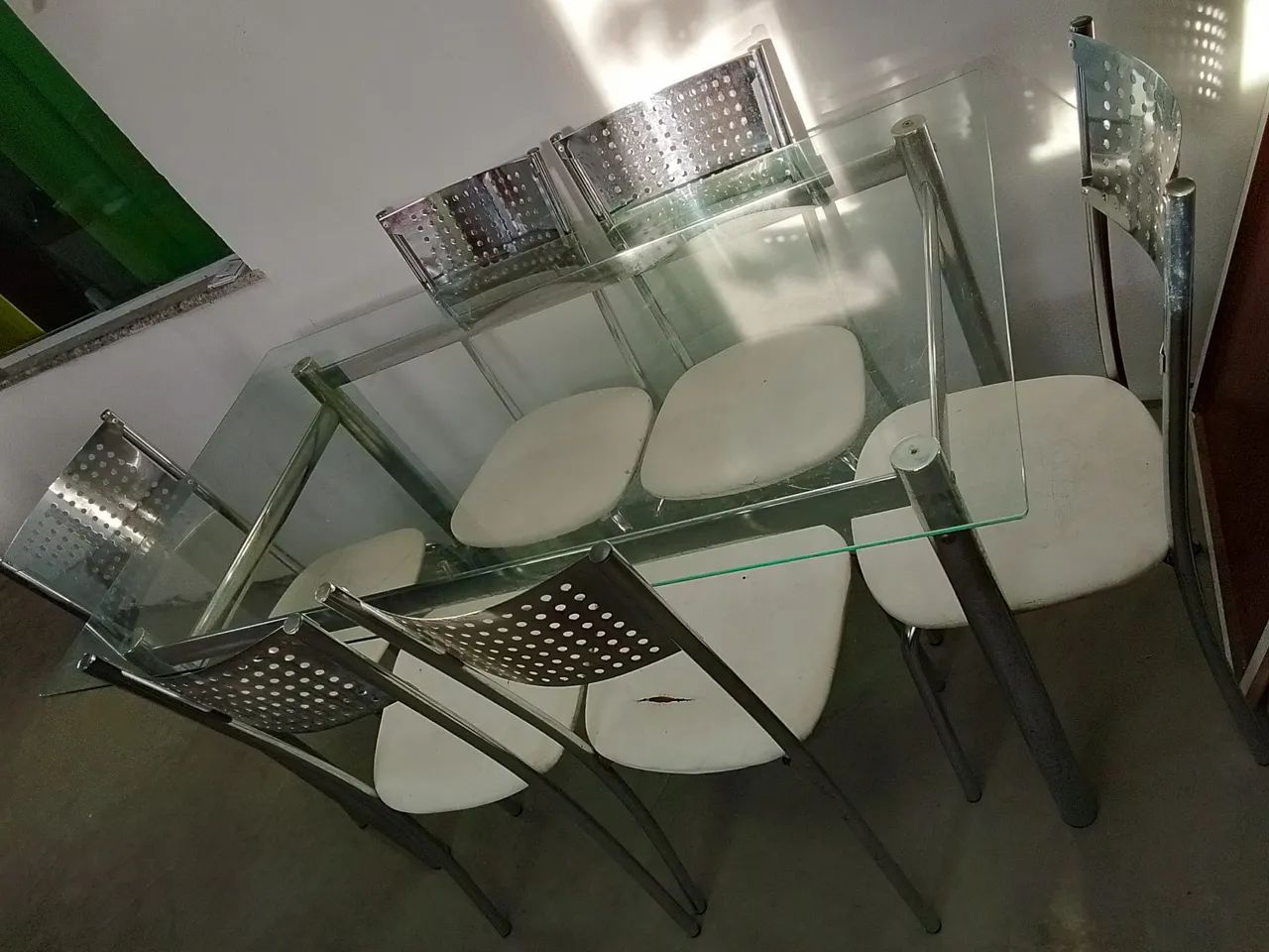 Mesa  tampo de vidro de 6 cadeiras - Foto 2