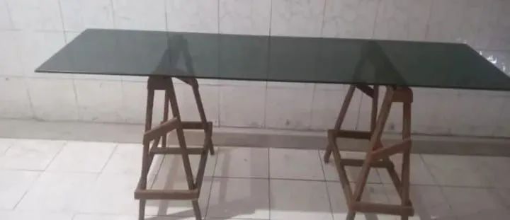Mesa de corte e costurar com tampo bom estado conservação. 
