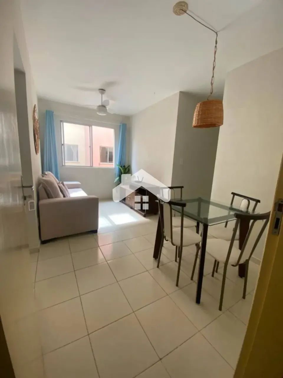 Apartamento mobiliado no Vivendas Tropical, 2/4, 1 banheiro, 1 vaga (Cond. Incluso) - São 