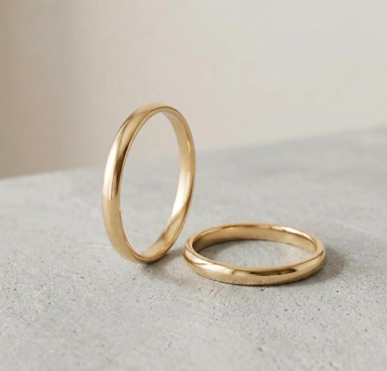 Par de Alianças Clássicas em Ouro 18k 750
