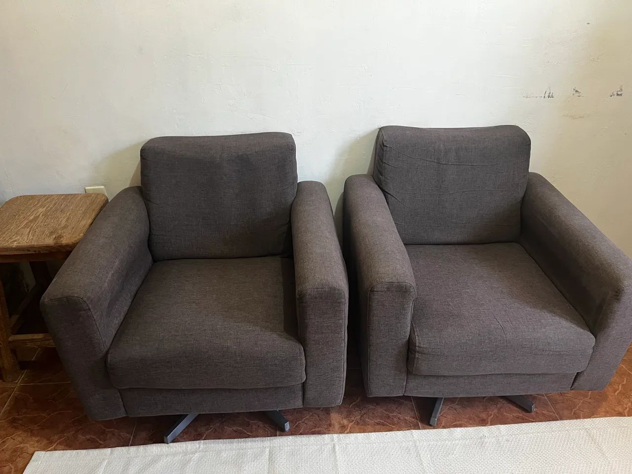 2 POLTRONAS, SEMI NOVAS E HIGIENIZADAS - Foto 3