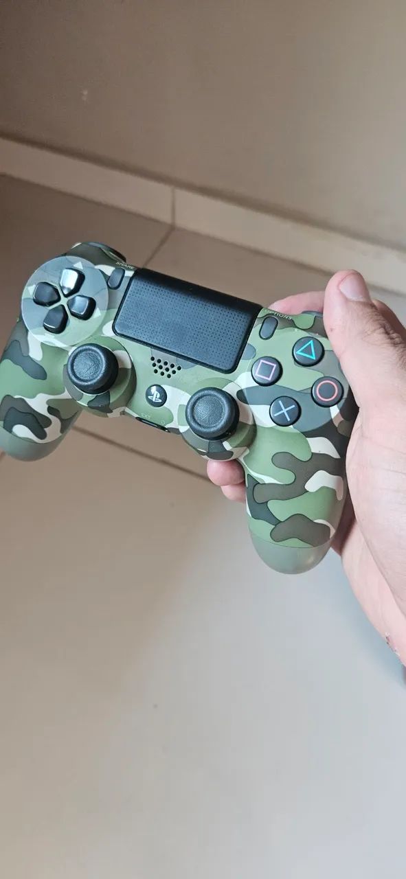 Controle PS4 usado