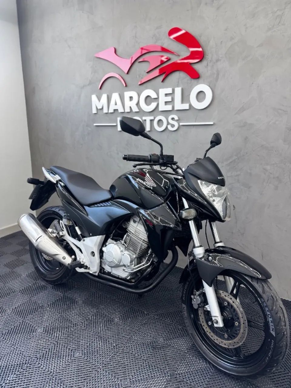 Honda CB 300R 2013