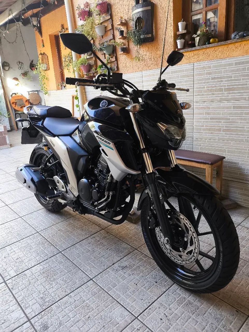 Fz25 ano 2020 conserva 