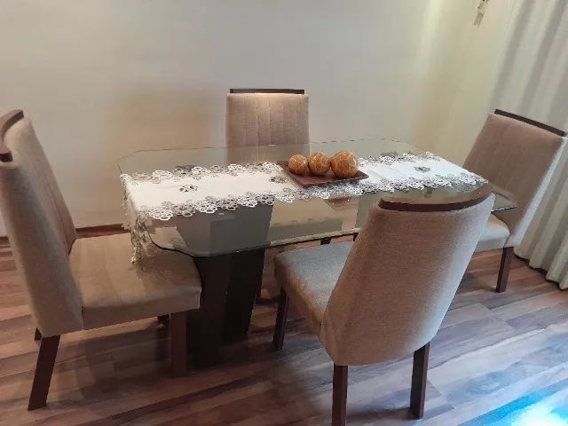 Mesa de jantar para 6 cadeiras 