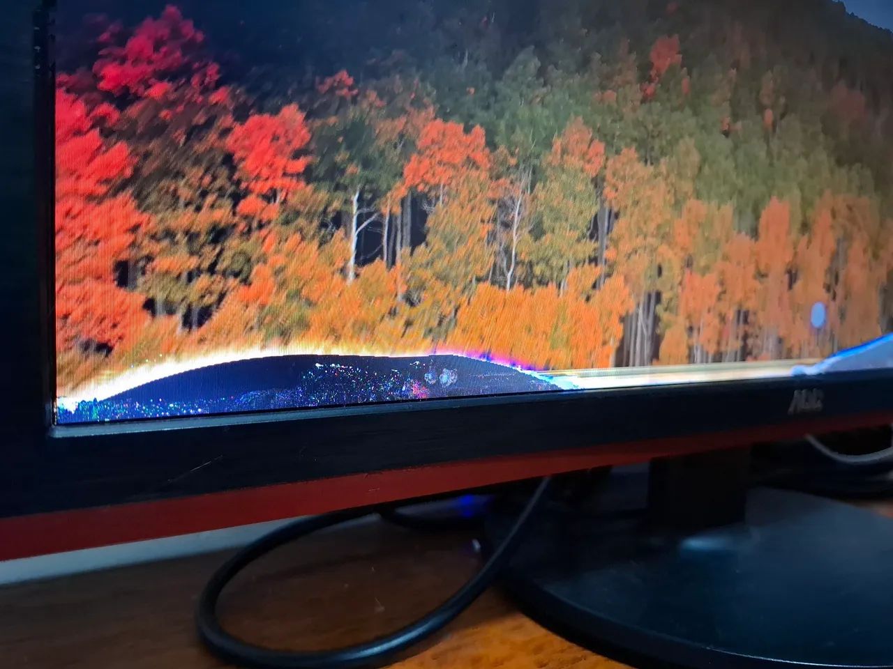 Monitor Gamer AOC 24" Funcionando (Leve Defeito na Tela) - Foto 4