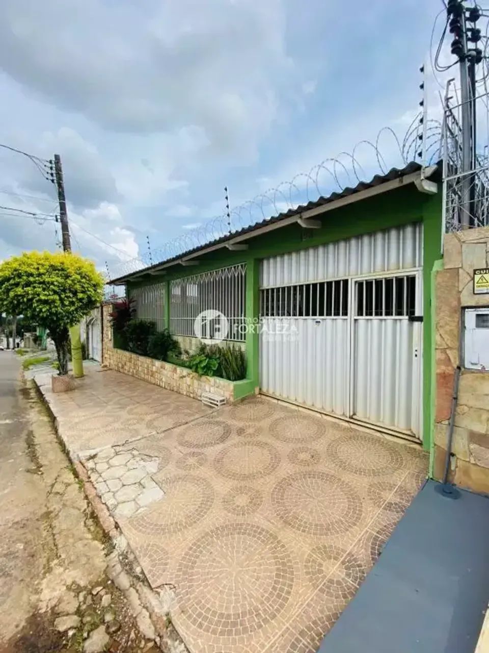 Imóvel para venda com 247 metros quadrados com 3 quartos - Foto 2