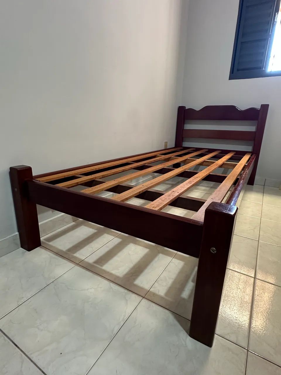 Cama solteiro madeira Jabobá maciça - Foto 4
