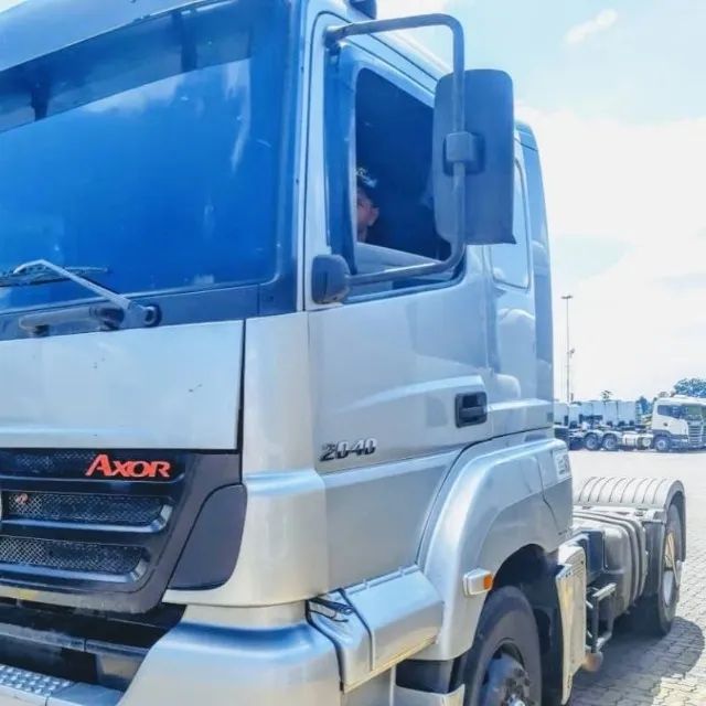 Mb Axor 2040 4x2 ano 2011  - Foto 2