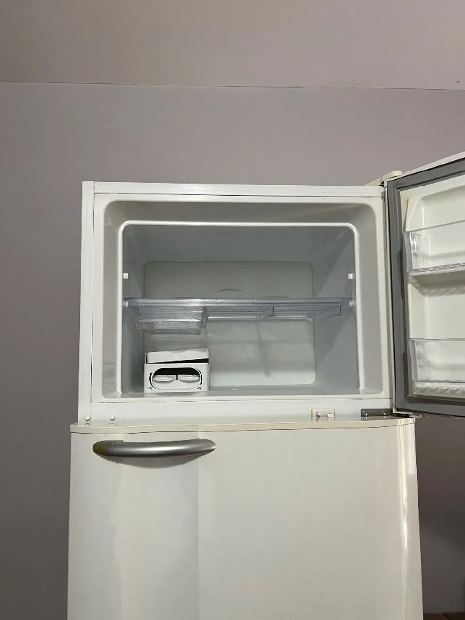 Geladeira com freezer Eletrolux  - Foto 3
