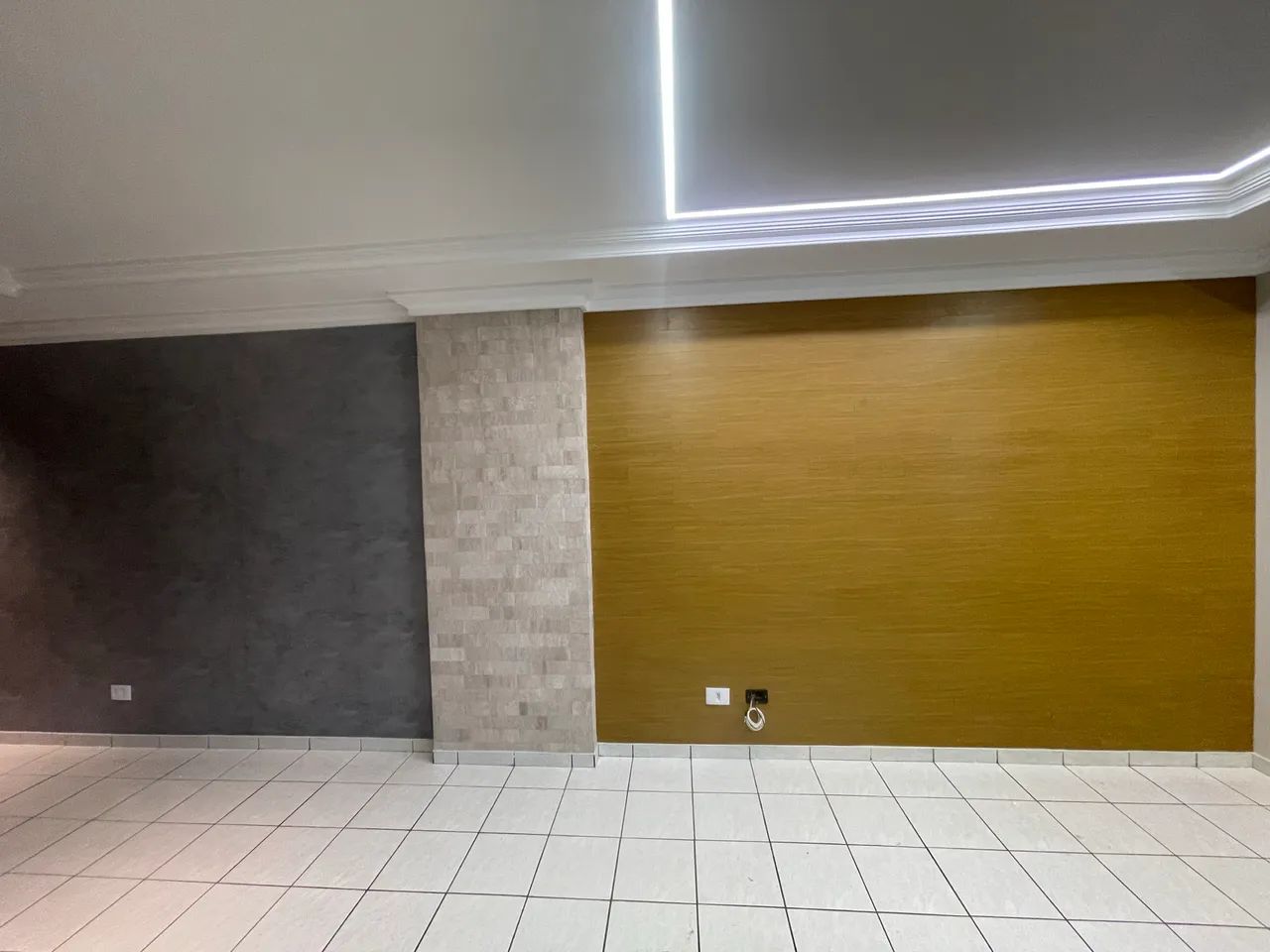 Envelopamento em adesivo vinílico. - Foto 5