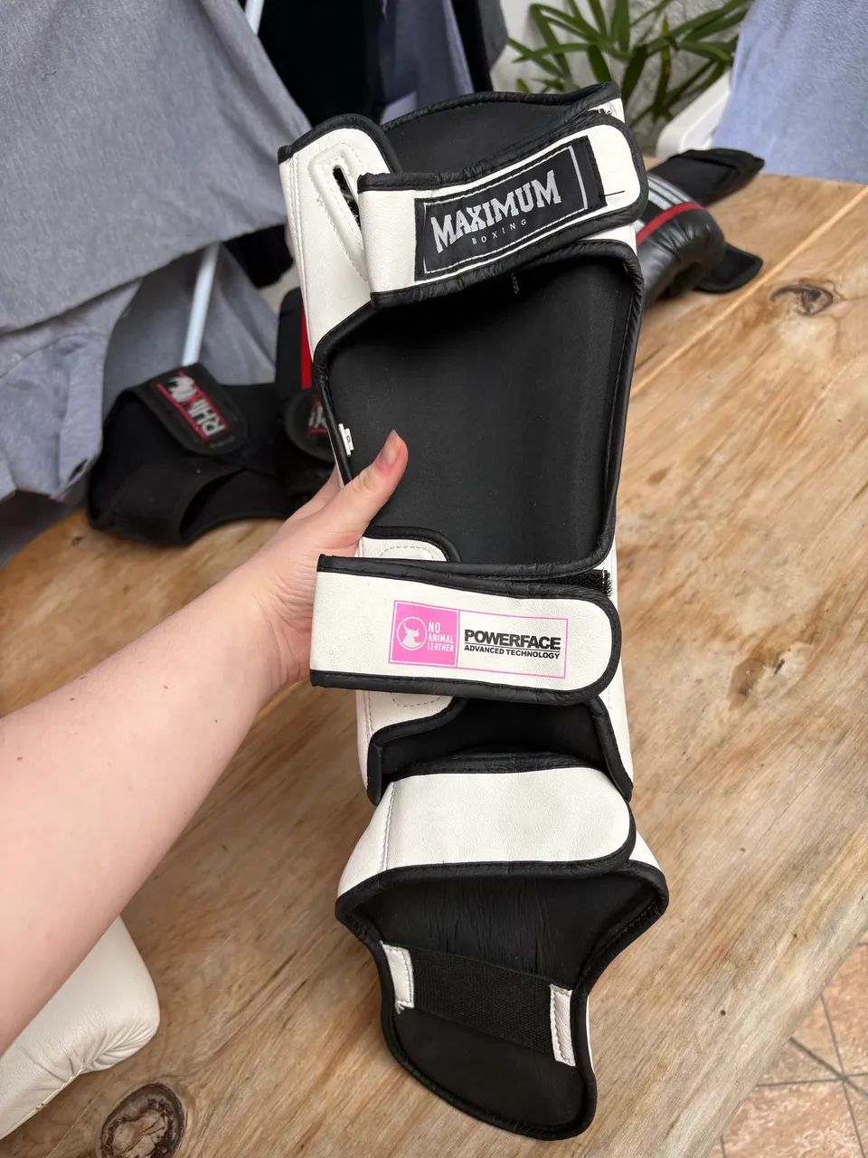Kit Luva Boxe e Caneleira Maximum 10oz - Foto 5