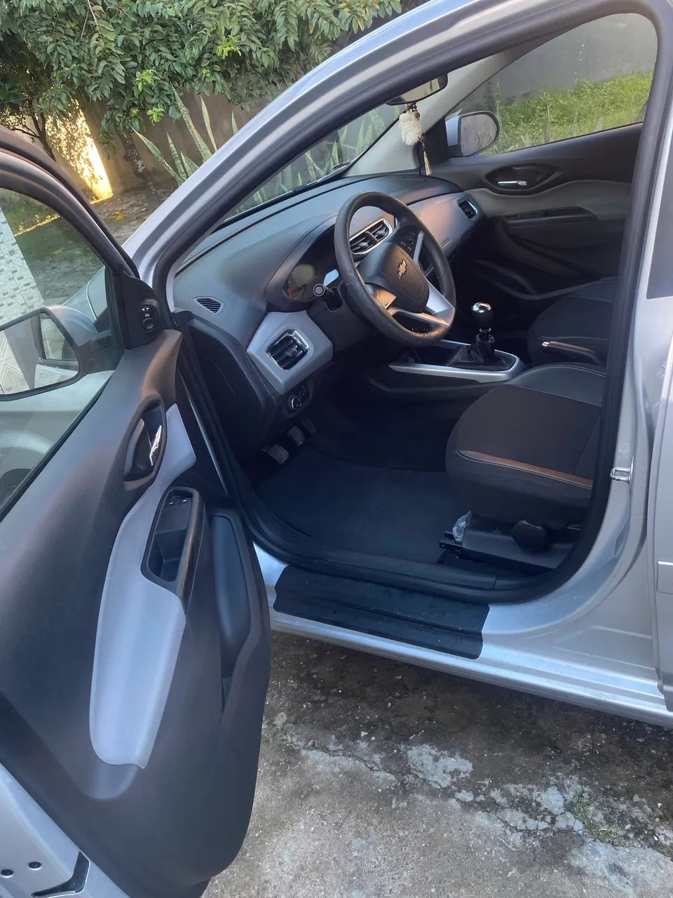 Chevrolet Onix Hatch LT 1.0 8V Flex Mec. 4P 2019 - Foto 2