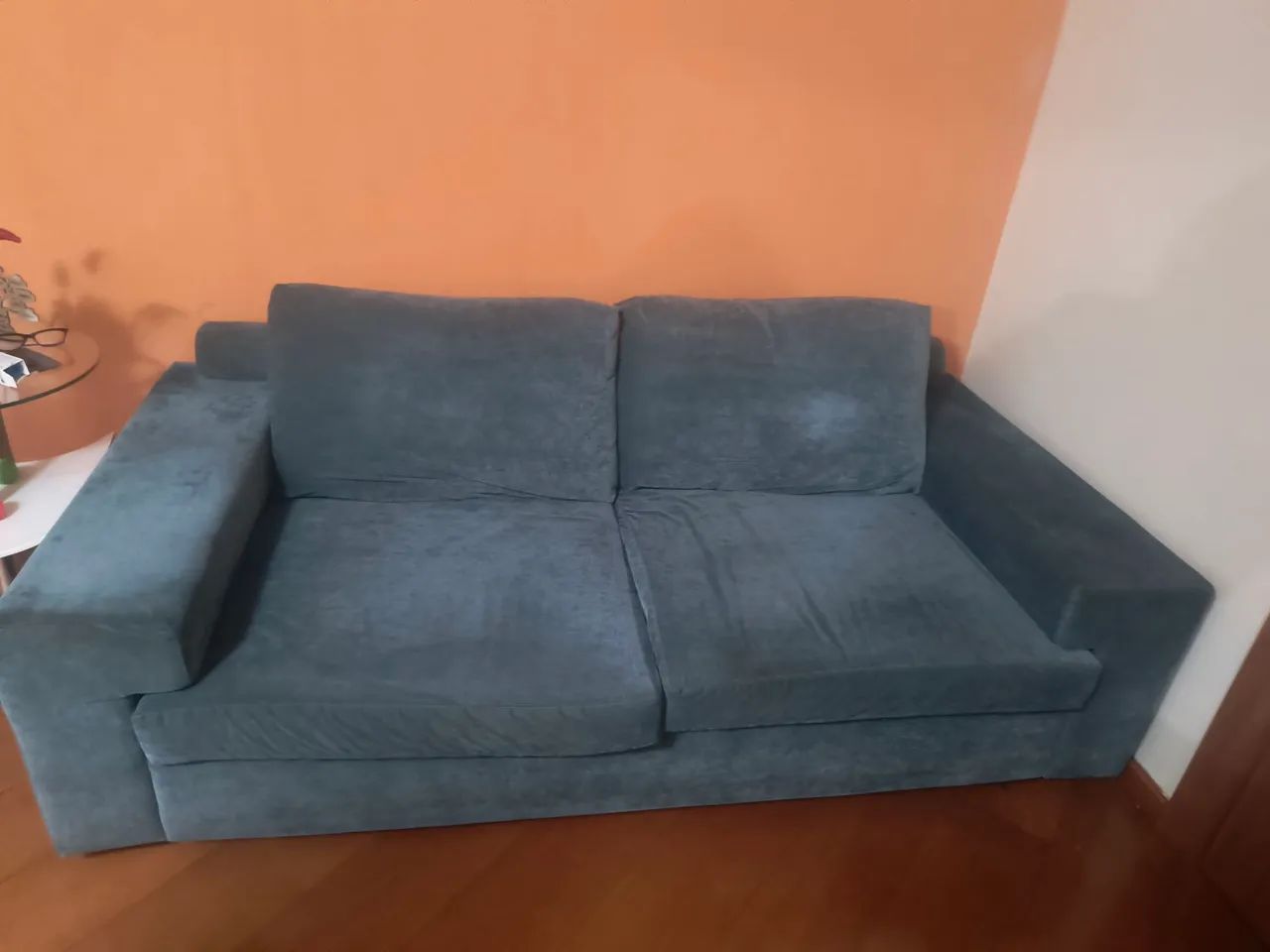 Sofá dois lugares cinza ótimo estado.... - Foto 2