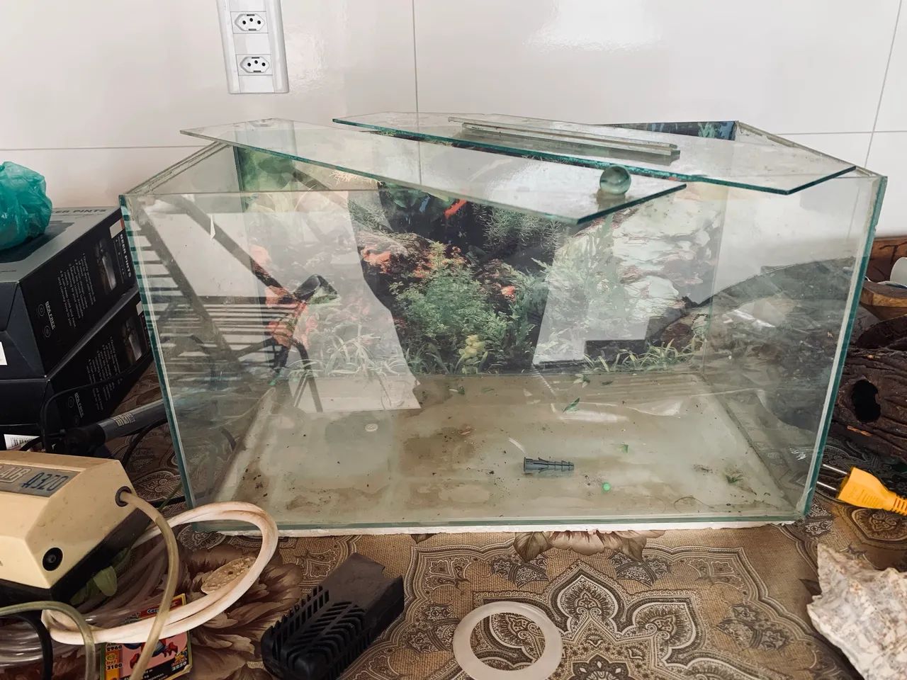 Aquário  para peixe vários acessórios leia descrição 