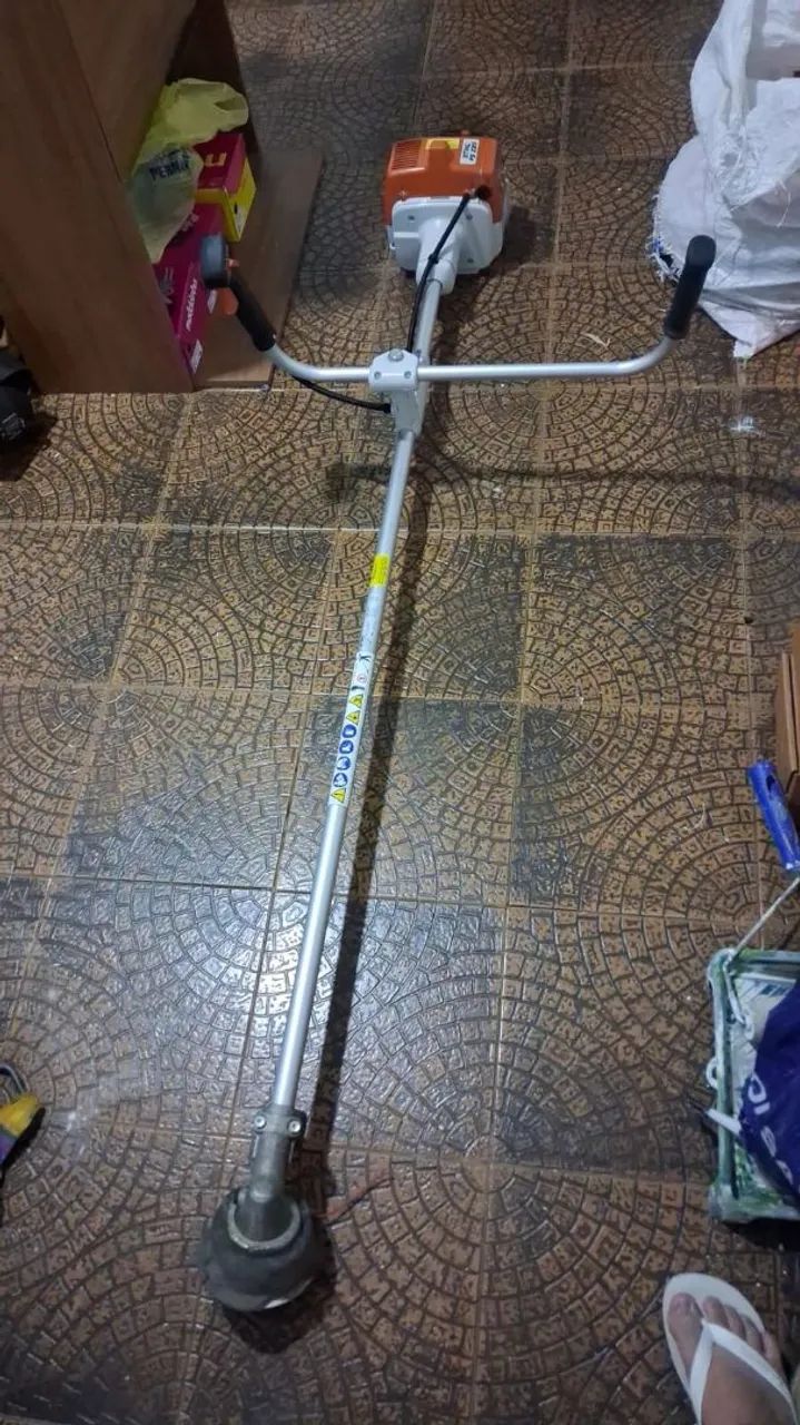 Roçadeira Stihl FS 220