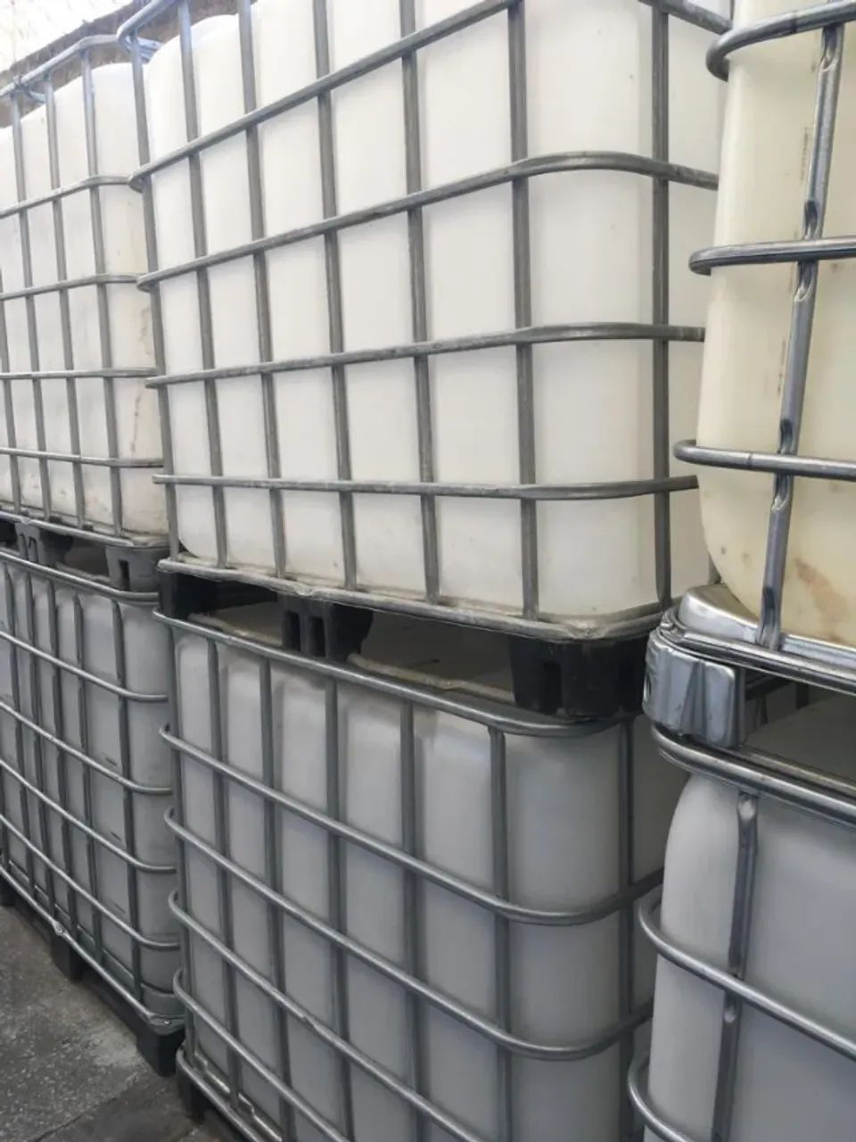 Container Ibc 1000 Litros, usado porem em boas condições - Foto 3