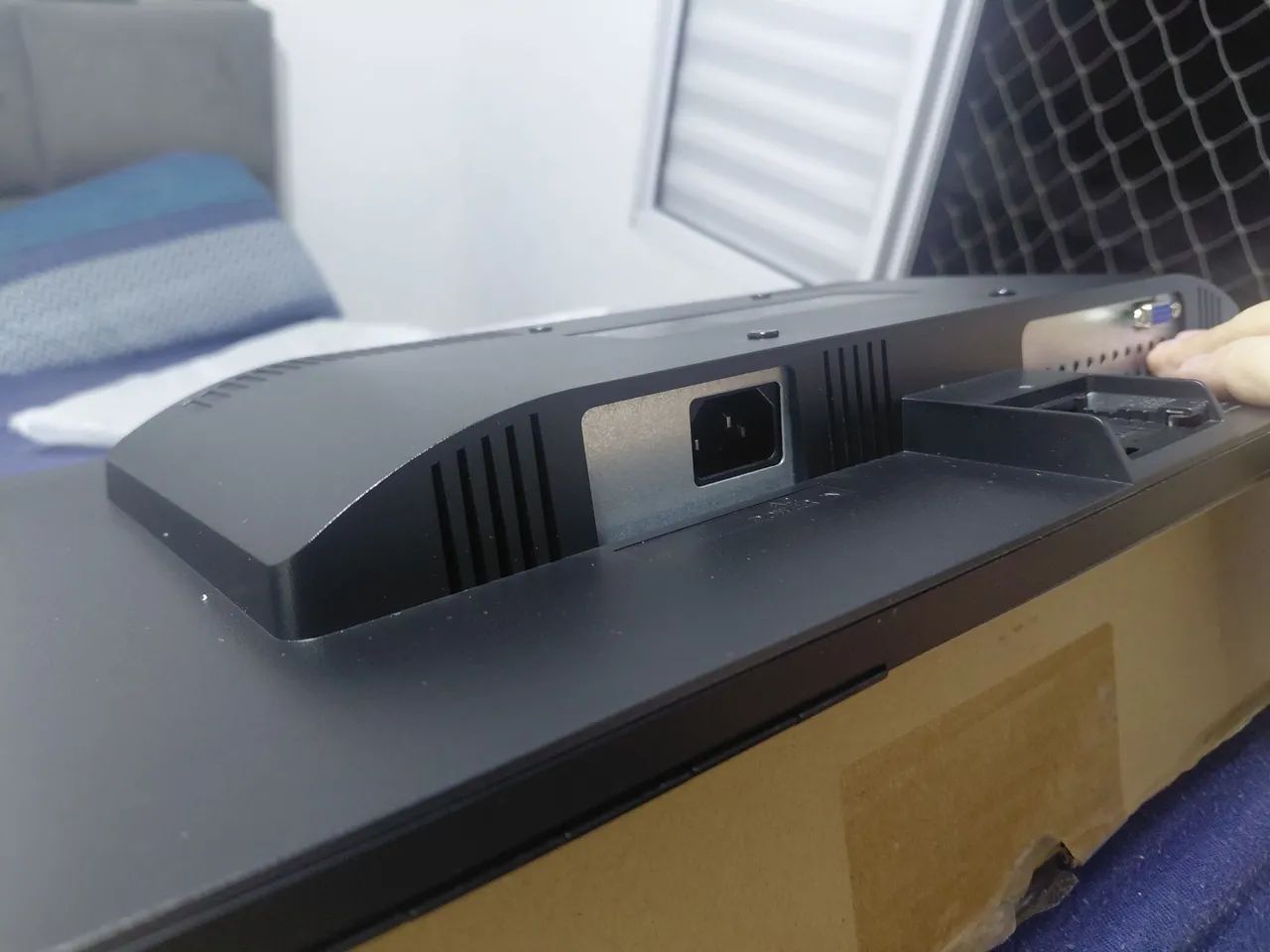 Monitor 19 HP novo