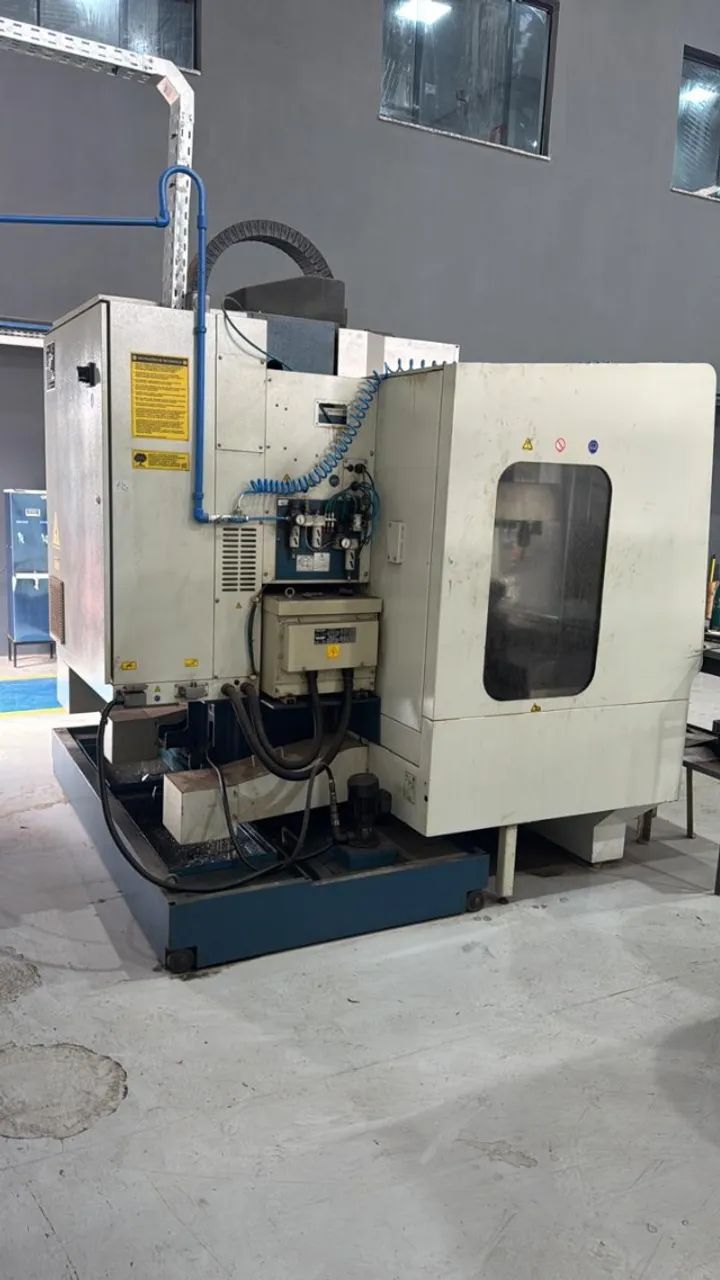 Centro de Usinagem CNC Discovery 560 Marca Romi  - Foto 2