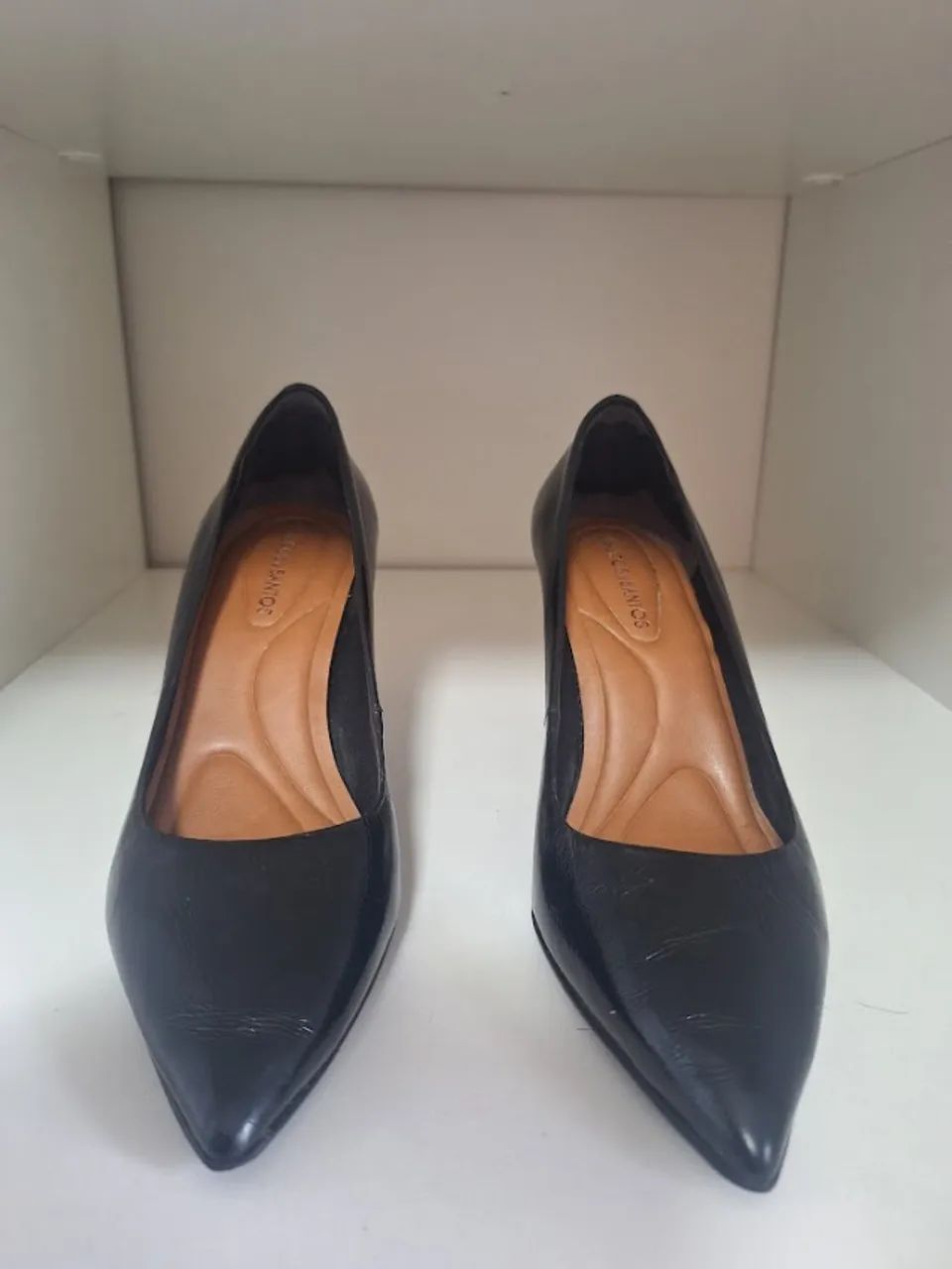 Sapato Scarpin Loucos e Santos Preto Tam 34. Excelente Estado - Foto 2