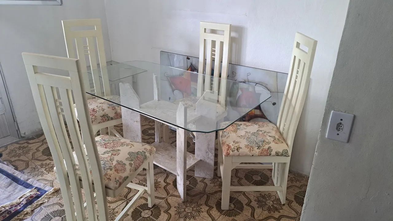 Mesa com cadeiras - Foto 2