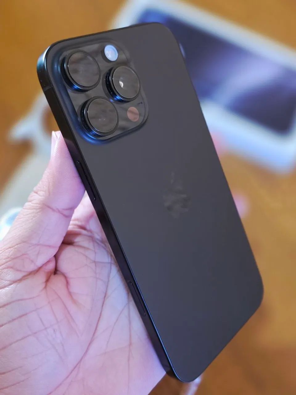 iPhone 16 Pro Max 1tb - Nota e Garantia - IMPECÁVEL  - Foto 4
