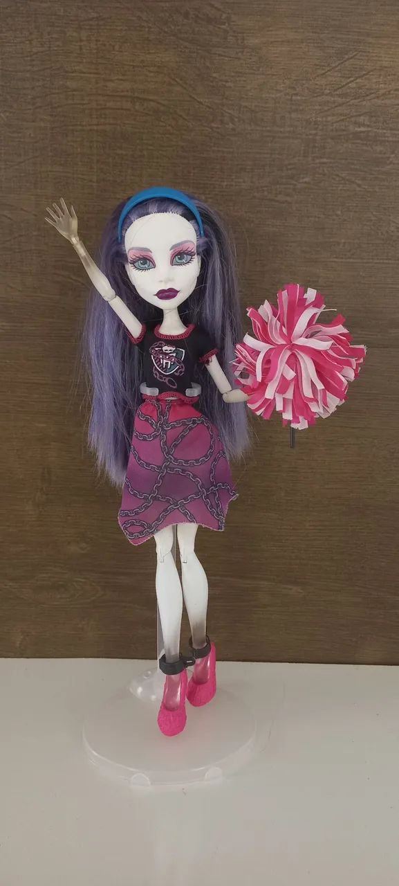 Boneca spectra monster high
