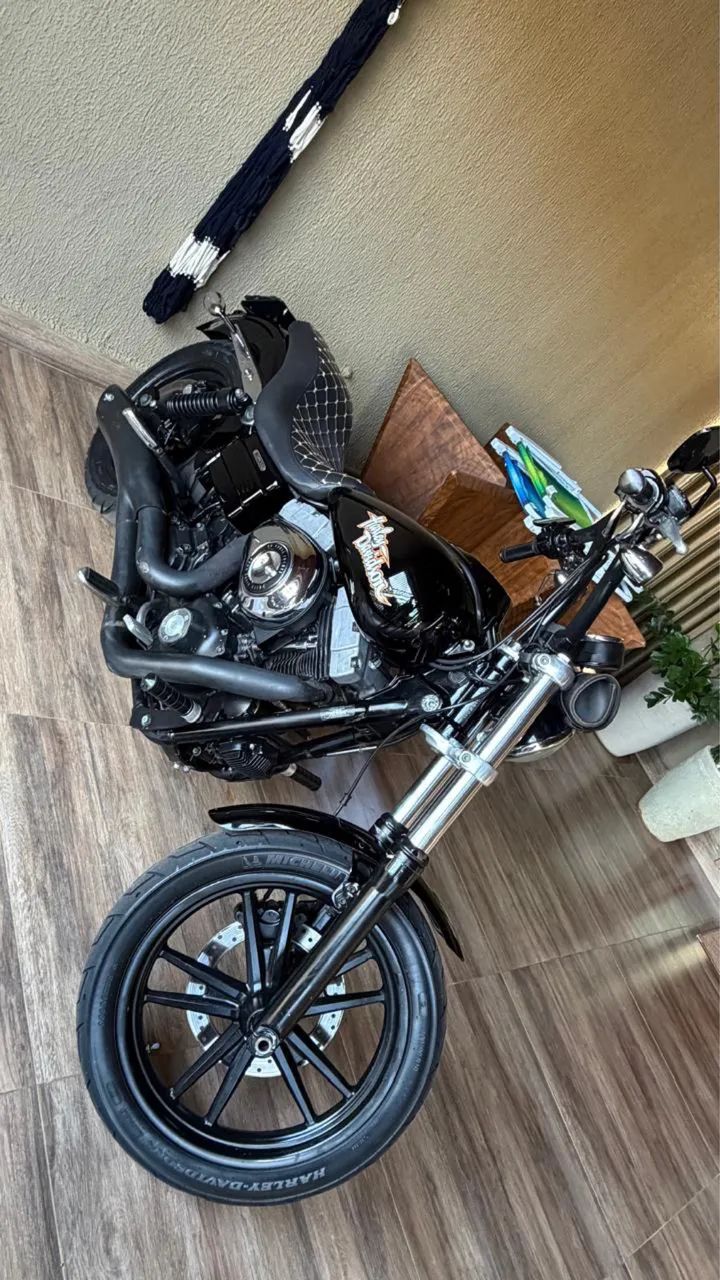Harley Dyna  - Foto 2